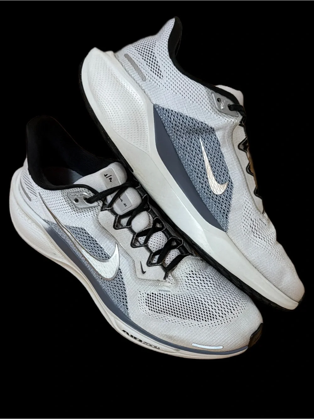 Nike Air Pegasus 42 Men’s White, Gray & Black Runners size 11 GUC